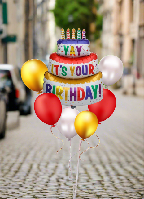 باقة بالونات على شكل كعكة عيد ميلاد سعيدة